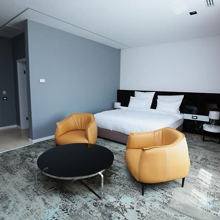 Valentino Rooms Focșani Bagian luar foto